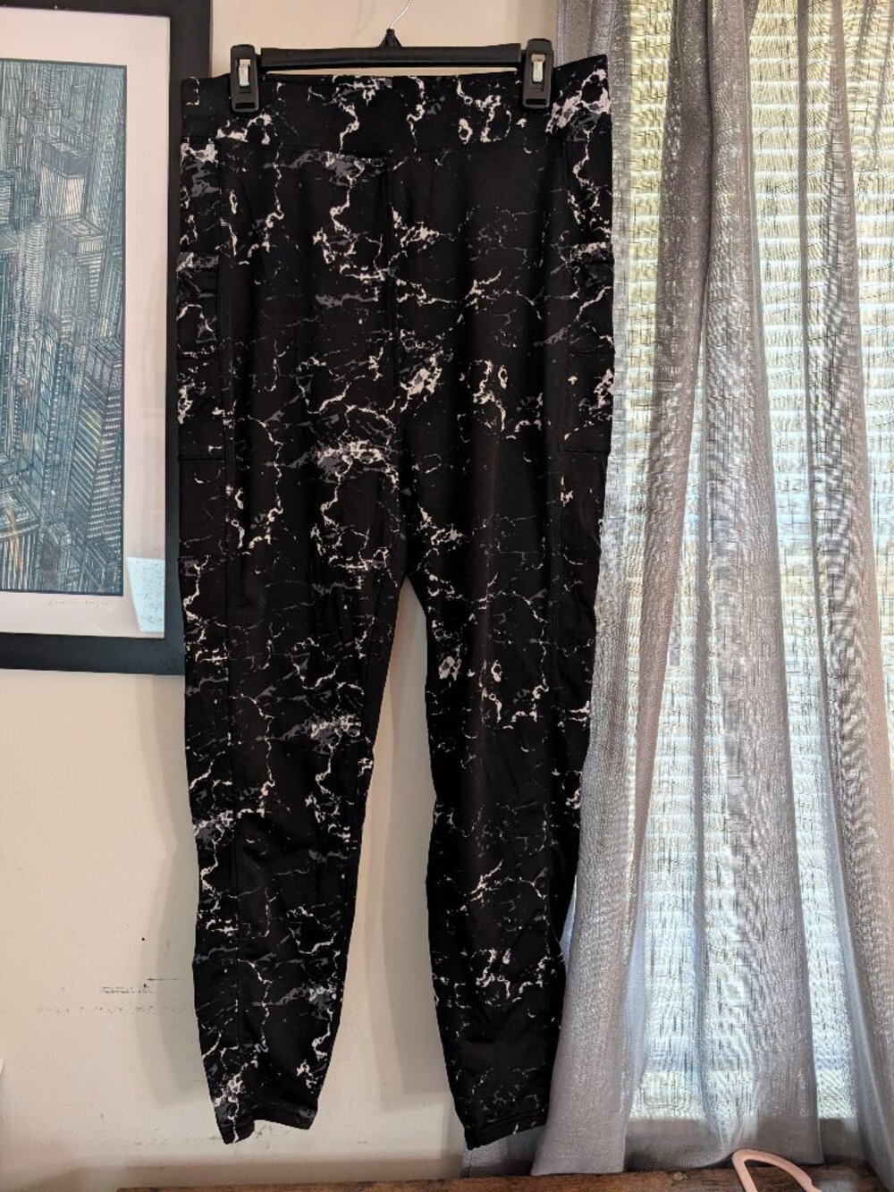 Pop Fit Black and White Lightening Leggings Size 2XL